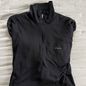 Patagonia lightweight capilene quarter zip base layer